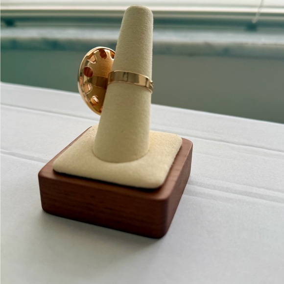 Gold Statement Ring - Picture 4 of 9